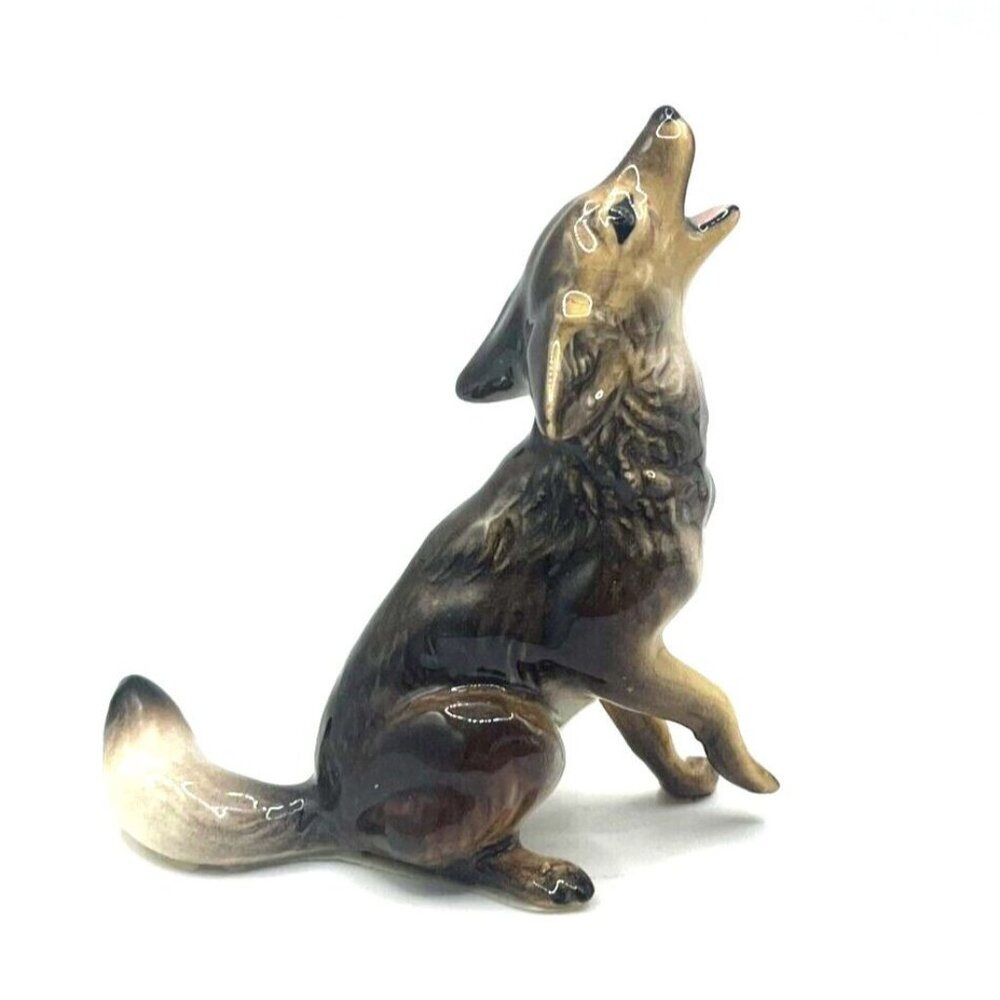 Hagen Renaker Genuine Vintage Retired Miniature Howling Coyote